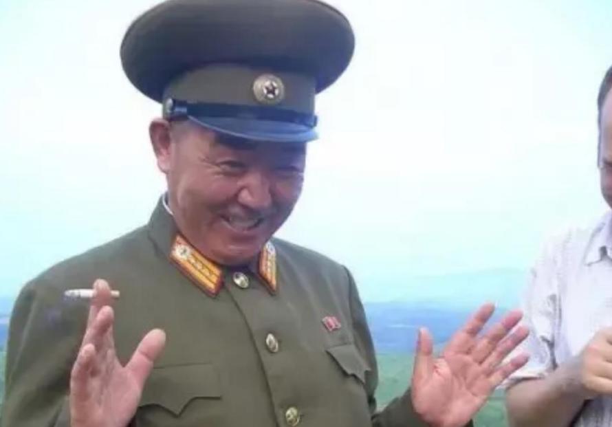 如今的朝鲜军人都抽什么烟？其中“光明牌”一般士兵抽不起