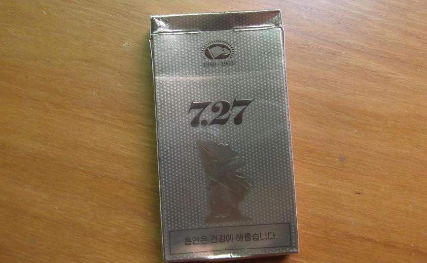 如今的朝鲜军人都抽什么烟？其中“光明牌”一般士兵抽不起