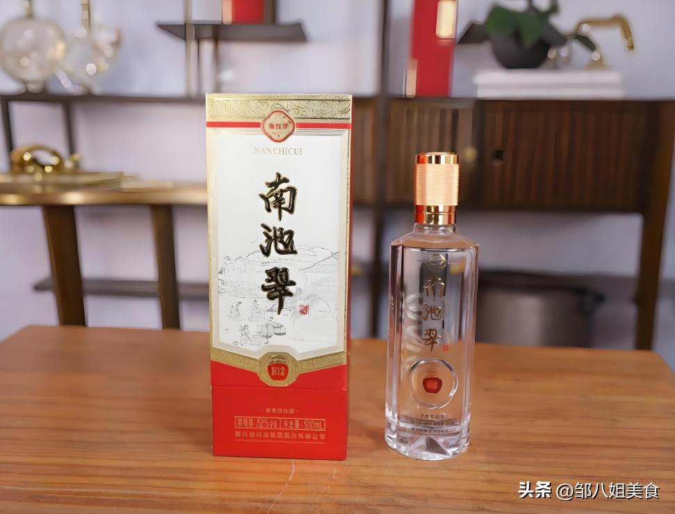 怪事！成都人过年，酒桌不见五粮液和中华，而是这4种烟和3款酒