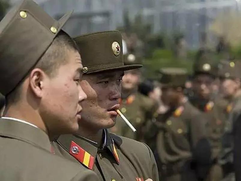 朝鲜男人爱抽烟，金正恩钟情何烟？价格几何？