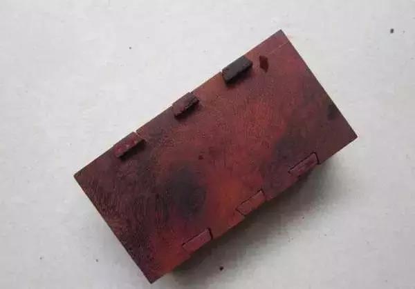 玩文玩的，给自己做个烟盒吧，保准炫酷